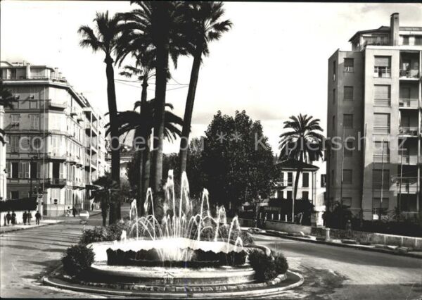Sanremo Zampilli di Via Roma Springbrunnen Palm