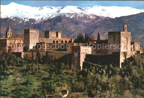 Granada Andalucia Vista general de la Alhambra y Sierra N