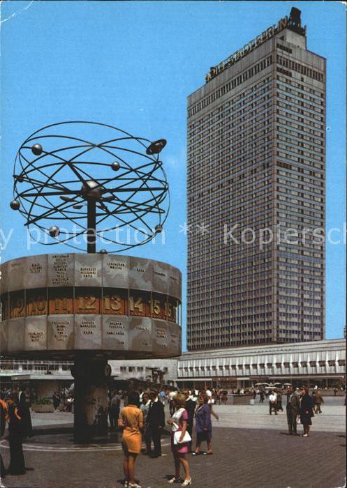 Berlin Urania Weltzeituhr Alexanderplatz Wolke