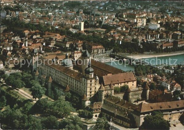 Wuerzburg Festung Marienberg mit Stadtblick Flieg