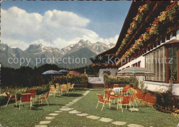 Sonthofen Oberallgaeu Allgäuer Berghof mit Alpe Eck Gartenter