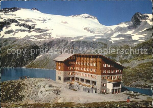 Rudolfshuette Weisssee am Weissee mit Granatspitzen Sonnblick