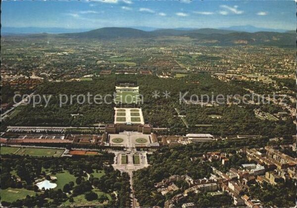 Wien Schloss Schönbrunn Fliegeraufnahme