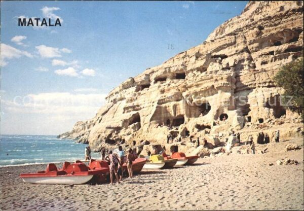 Matala Strand Wohnhöhlen Grabhöhlen