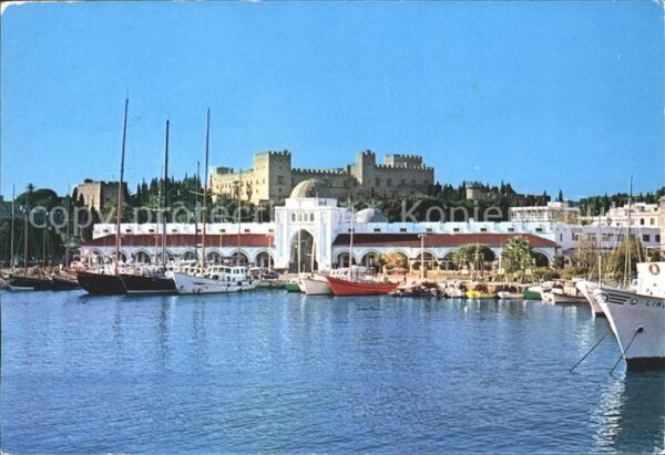 Rhodos Rhodes Aegaeis Ansicht des neuen Marktes Hafen Schiffe