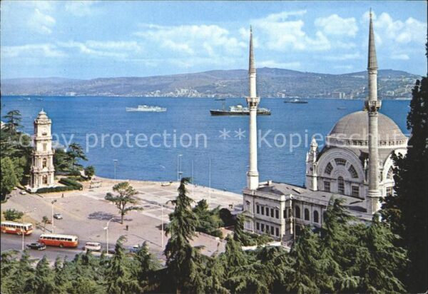 Istanbul Constantinopel Bosphorus Dolmabahce Mosque