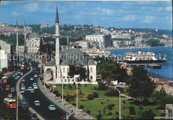 Istanbul Constantinopel Dolmabahce Palast Fähre Dampfer