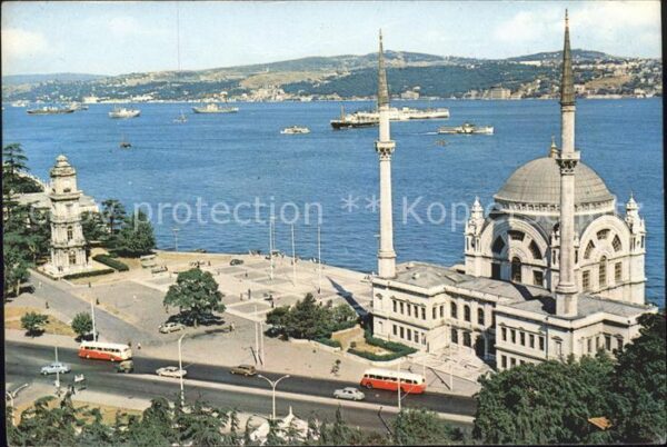 Istanbul Constantinopel Dolmabahce Moschee Bosphorus Schiffe
