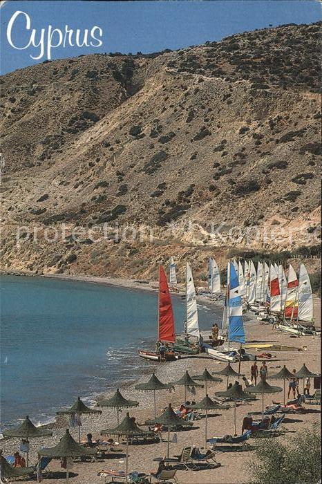 Zypern Cyprus Strandleben Segelboot