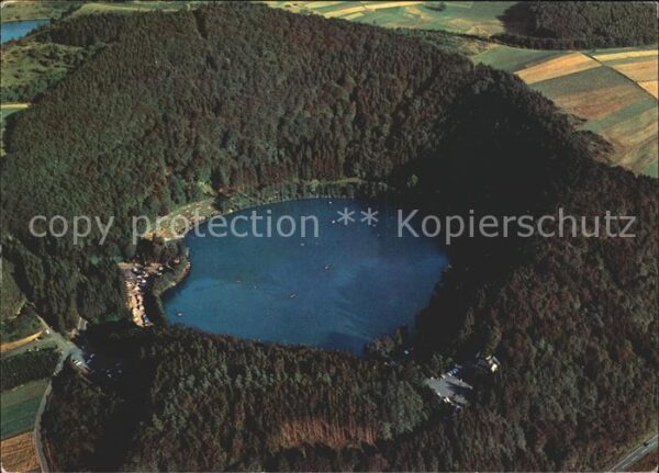 Daun Eifel Gemündener Maar Fliegeraufnahme
