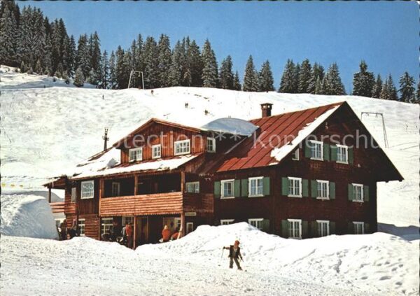 Hirschegg Kleinwalsertal Vorarlberg Heuberghaus mit Hoch Ifen