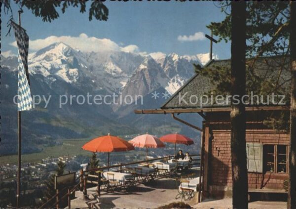 St Martin Grasberg Terrasse mit Zugspitzgruppe