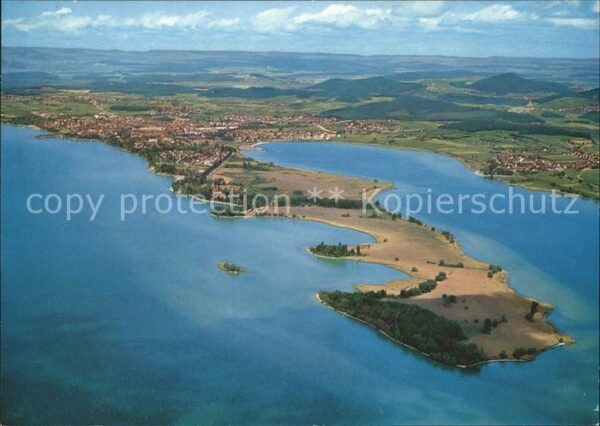 Radolfzell Bodensee mit Halbinsel Mettnau Fliegeraufnahme