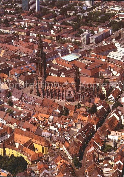 Freiburg Breisgau mit Münster Fliegeraufnahme