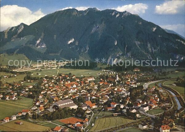 Oberammergau mit Festspielhaus und Laber Fliegeraufn