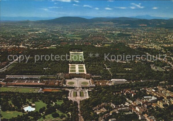 Wien Schloss Schönbrunn Fliegeraufnahme