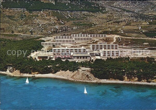 Bol Fliegeraufnahme Hotel Elaphusa