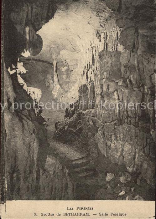 Hoehlen Caves Grottes Les Pyrenees Grottes de Betharram Salle