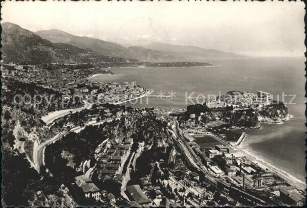 Monaco Vue generale de la Principaute au loin