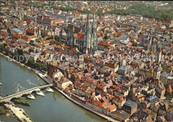 Regensburg Fliegeraufnahme Kloster Ort Brücke