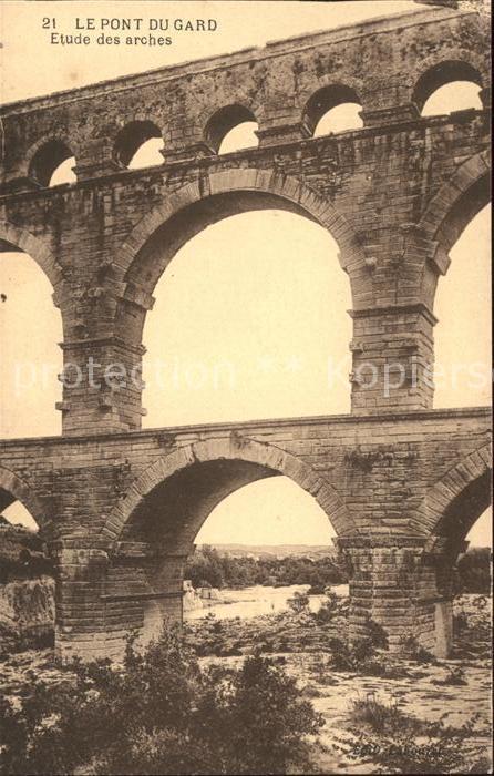 Bruecken Bauwerke Pont du Gard Etude des arches