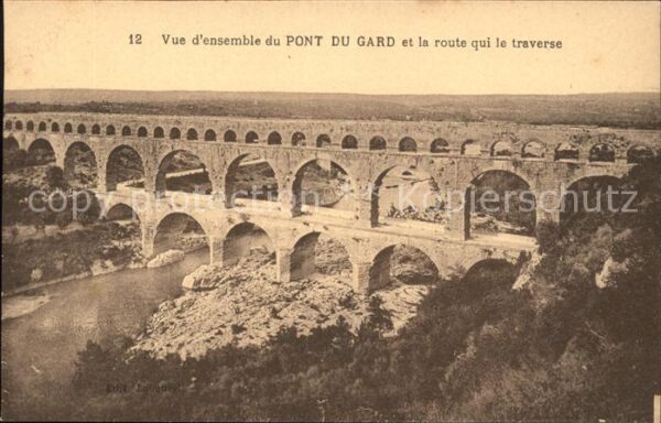 Bruecken Bauwerke Pont du Gard