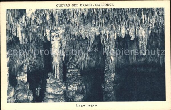 Hoehlen Caves Grottes Lago Negro Cuevas del Drach Mallorca