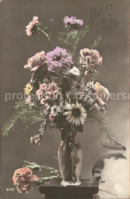 Blumen Nelken Margeriten Rosen Vase
