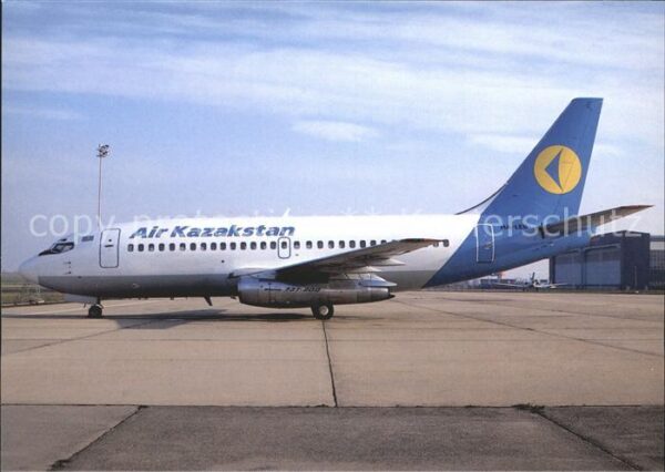 Flugzeuge Zivil Air Kazakstan B-737-2M8 HA-LEB c/n 2209