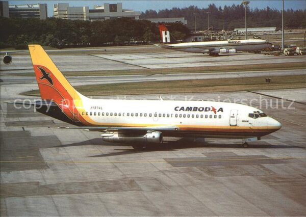 Flugzeuge Zivil Cambodia International Airlines B737-2E