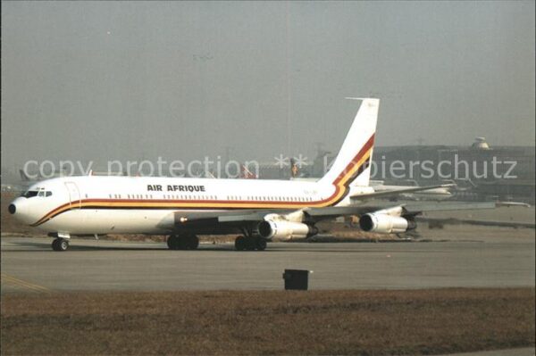 Flugzeuge Zivil Air Afrique B-707-379C 5X-JEF c/n 19821