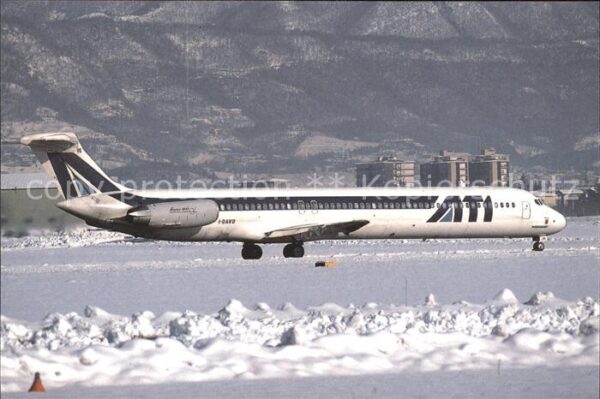 Flugzeuge Zivil ATI Douglas MD 80 I-DAVD