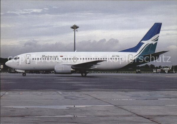 Flugzeuge Zivil Tradewinds Boeing 737-3Y0 9V-TRA c/n 24