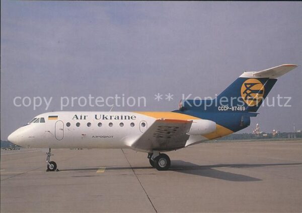 Flugzeuge Zivil Air Ukraine Yakolev YAK-40 CCCP-87469