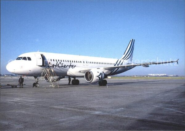 Flugzeuge Zivil LAT Charter A320-211 D-AKFX c/n 142