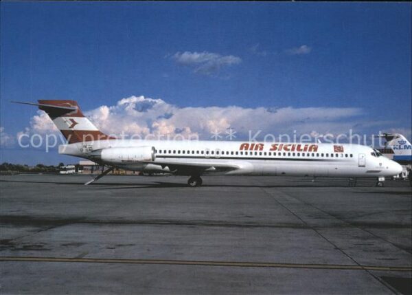 Flugzeuge Zivil Air Sicilia MD-87 OE-LML