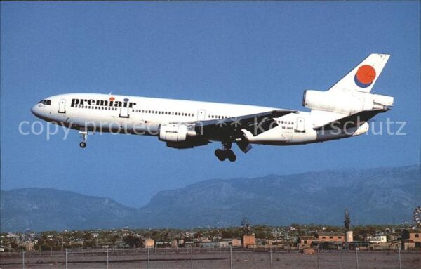 Flugzeuge Zivil Premiair McDonnell Douglas DC-10-10 SE-
