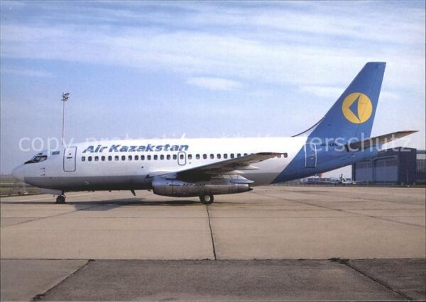 Flugzeuge Zivil Air Kazakstan B-737-2M8 HA-LEB  c/n 220