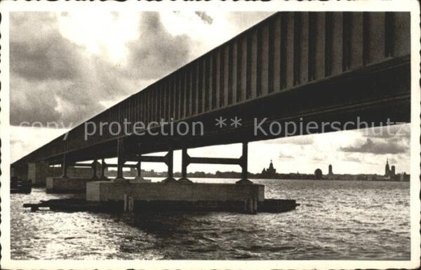 Stralsund Mecklenburg Vorpommern Rügendamm Strelasundbrücke aufkommender