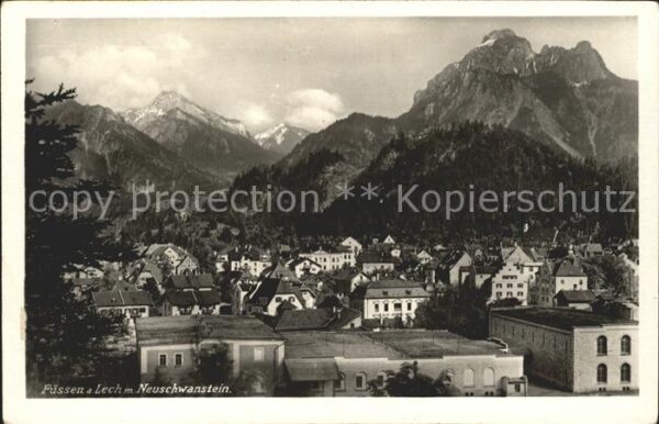 Fuessen Allgaeu Ansicht mit Schloss Neuschwanstein Alpe