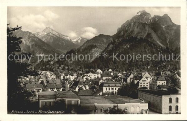 Fuessen Allgaeu mit Neuschwanstein Alpen