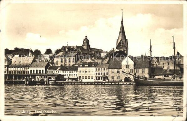 Flensburg Fördebrücke Segelschiff