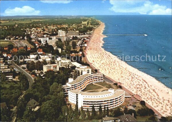 Groemitz Ostseebad Fliegeraufnahme mit Strand