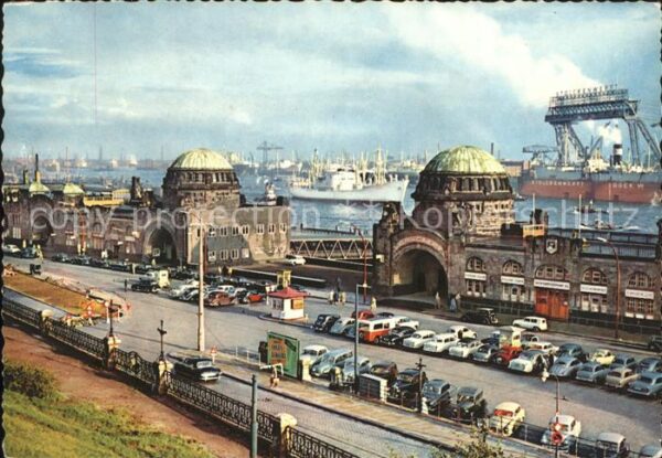 Hamburg St. Pauli Landungsbrücke