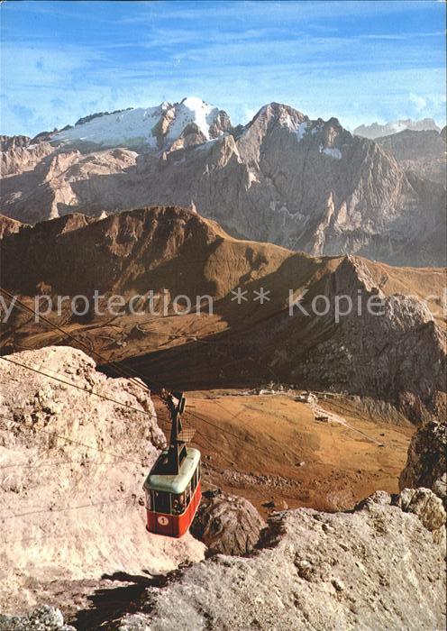 Seilbahn Pordoipass Passo Pordoi Dolomiten