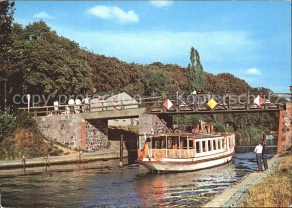 Motorboote Malchow Lenzer Kanal Brücke Gaststätte