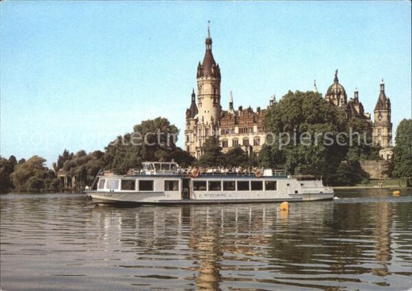 Motorschiffe Schwerin Schloss