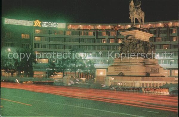 Sofia Sophia Denkmal der Brüder Befreier Grand Hotel