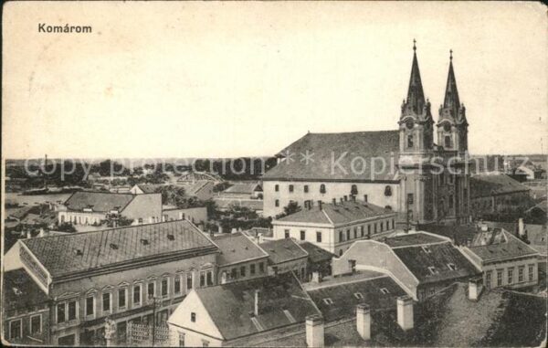 Komarom Komarno Slovakia Stadtpartie mit Kirche