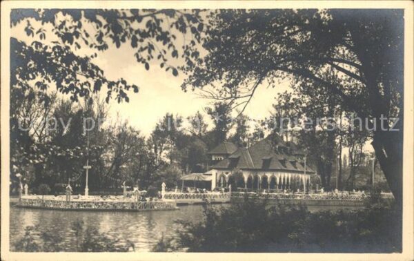 Bucuresti Pavillon am Wasser